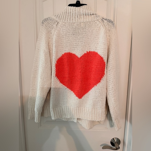 Mello Cream Cardigan with Heart Detail size Large NWT - Picture 5 of 6
